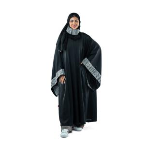 العباية الفاخرة المطرزة بتفاصيل الدانتيل مع شال