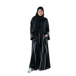 عباية كلاسيكية مطرزة بحافة من الدانتيل مع شال